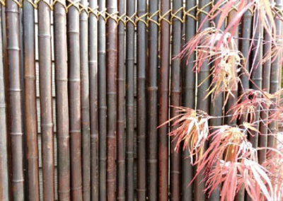 Lil'o bambous - Paravent en bambous fumé avec cordage