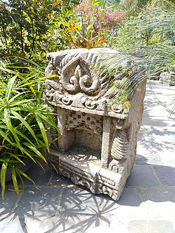 Lil'o bambous - Temple indien en pierre sculptée