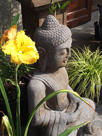 Lil'o bambous - Bouddha assis en pierre bleue