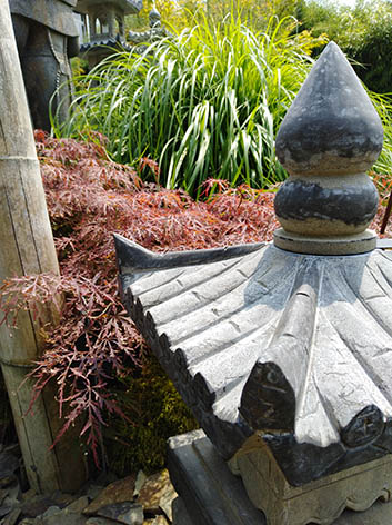 Lil'o bambous - Pagodes en pierre dans le jardin zen