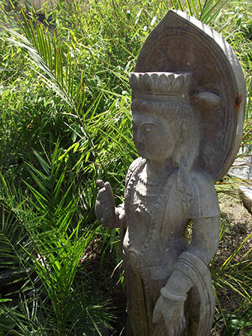 Lil'o bambous - Statue déesse orientale en pierre
