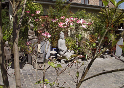 Lil'o bambous - ambiance du jardin - Ambiance de la cour et statues